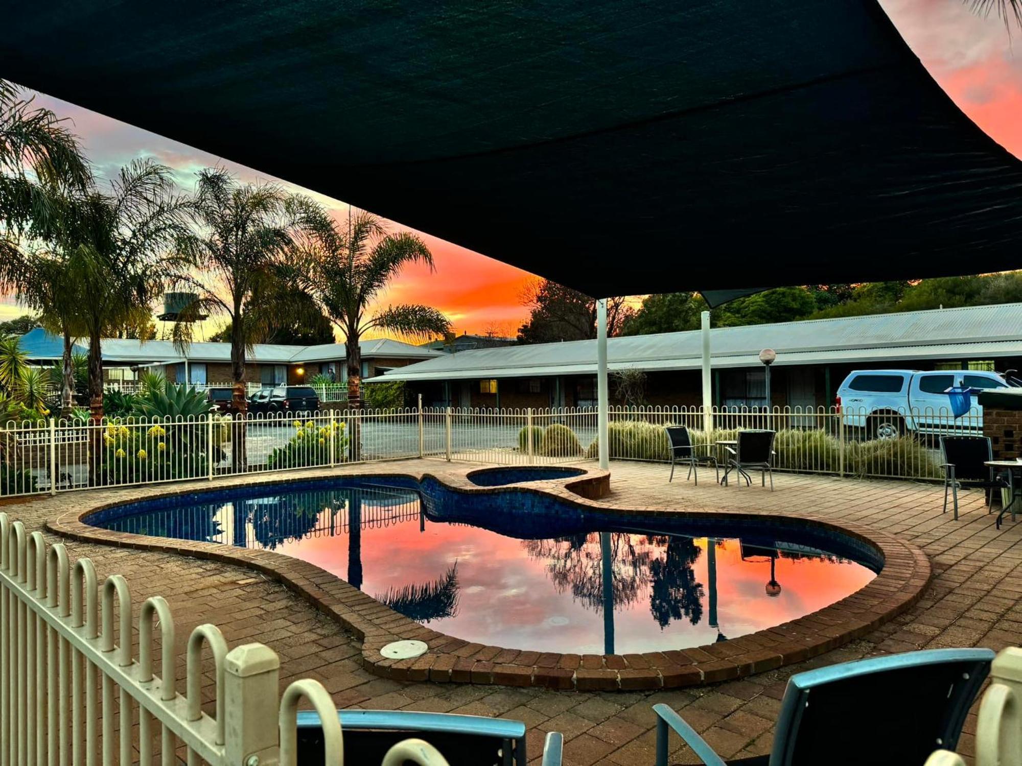 Tooleybuc Motel Exterior photo